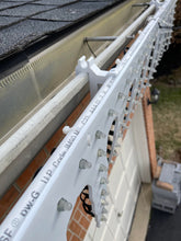 Load image into Gallery viewer, 25 pack of Gutter Prop Mounts in White
